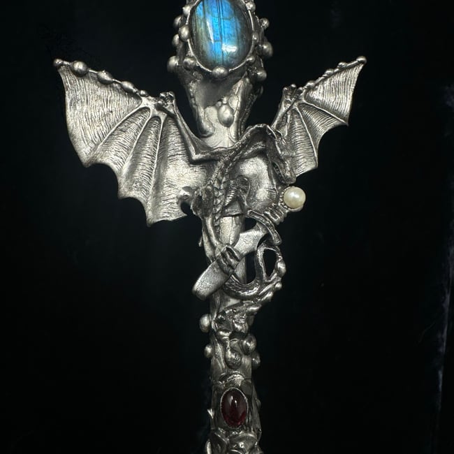 Metal Henge Witch Wand: Draconian Wielder 