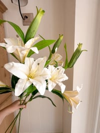 Image 1 of White Lily Bouquet ( 3 Sprays Included )