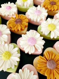 Image 4 of Daisy Heart Mini Soaps