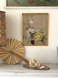 Image 1 of Ancienne gouache aux roses, cadre doré