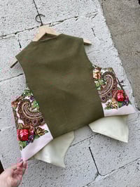 Image 2 of Chaleco feito a man. FOLIADA74. Talla M/L