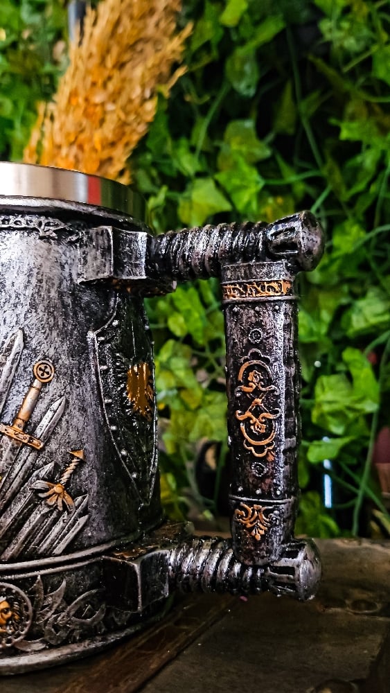 👑The Armored Kingdom Swords of Glory Mug