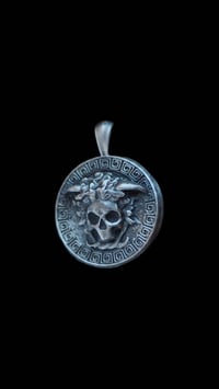 Image 2 of “MEDUSA KILLER” in .925 silver