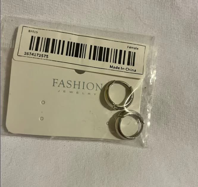 Image of Skylar Foundation/ Alabama Sweatshirt Size Small w/ earrings