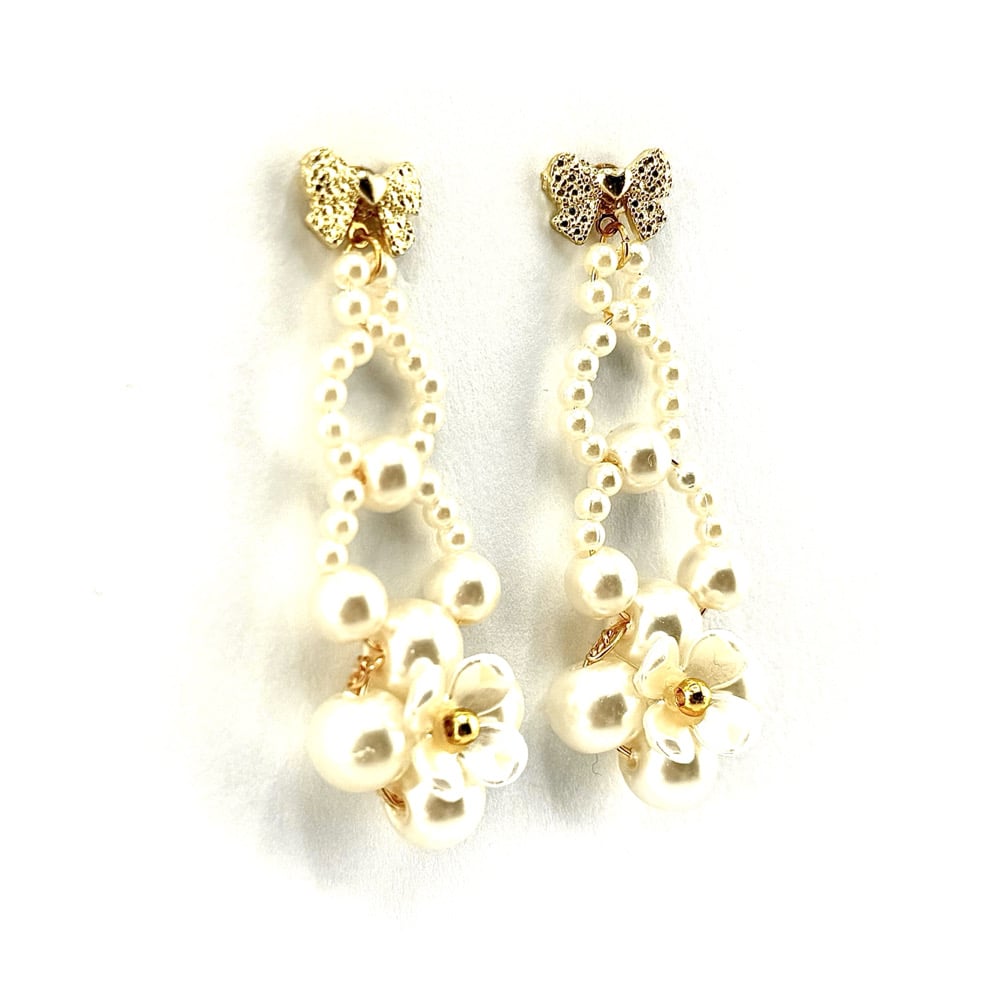 Image of Chrysanthemum Wreath Earrings