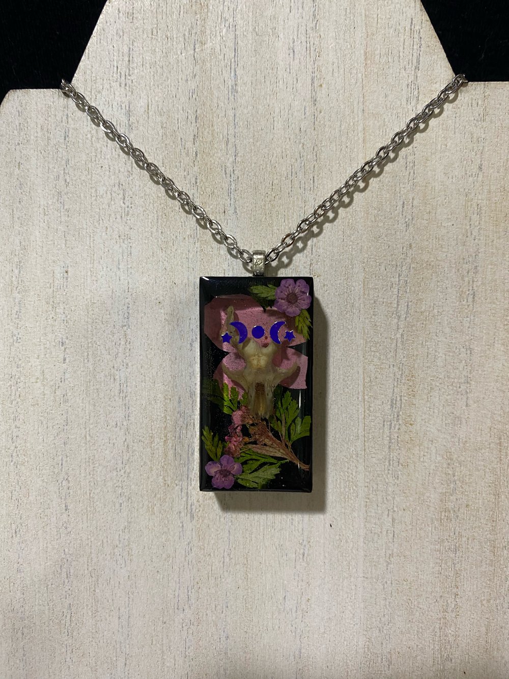 Floral skull pendant 