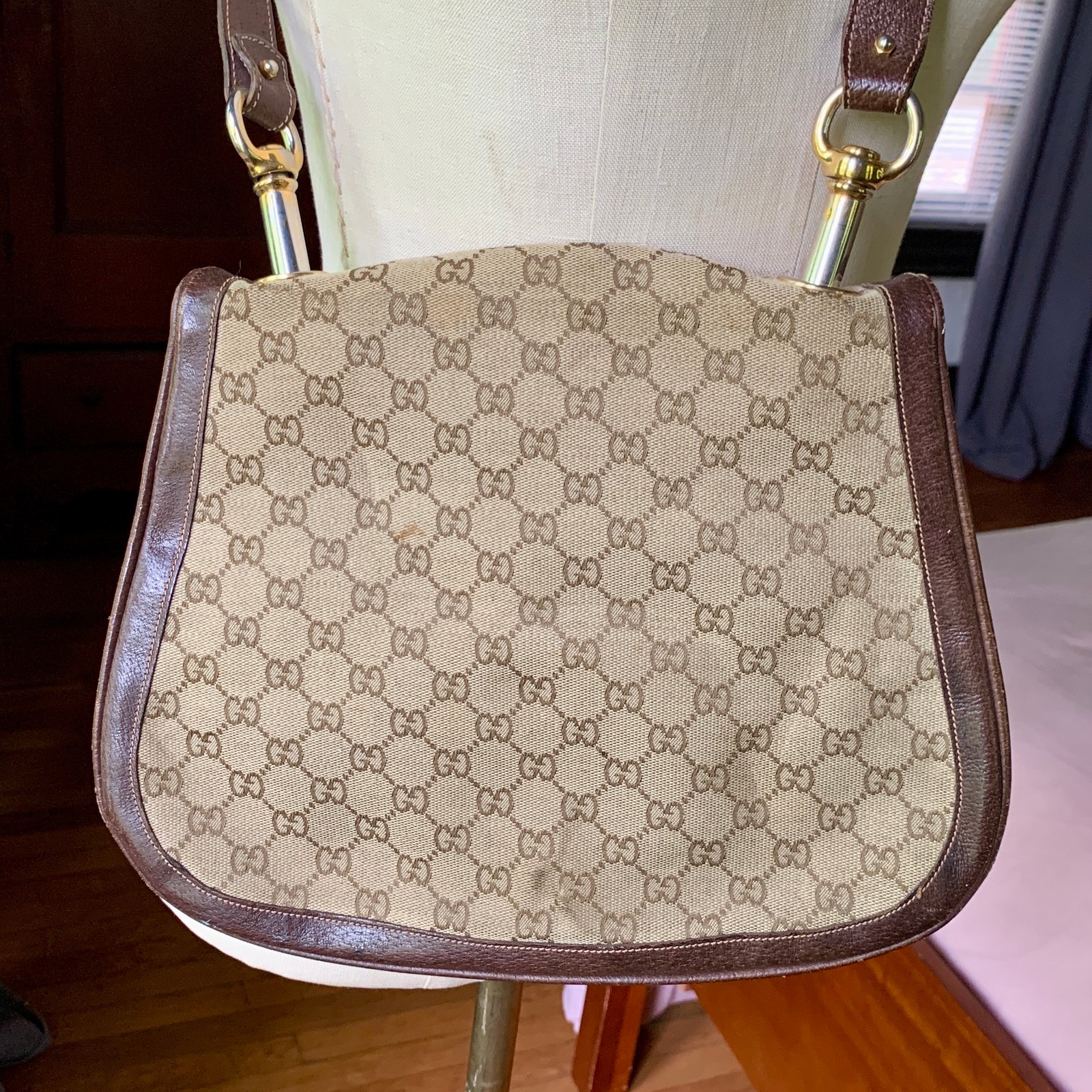 Gucci logo-plaque Shoulder Bag - Farfetch