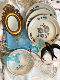 Image 1 of Box de Brocante « Bleu échappée »