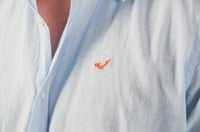 Image 4 of Camisa de lino celeste