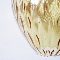 Image 5 of Suspension en verre ambré grand format