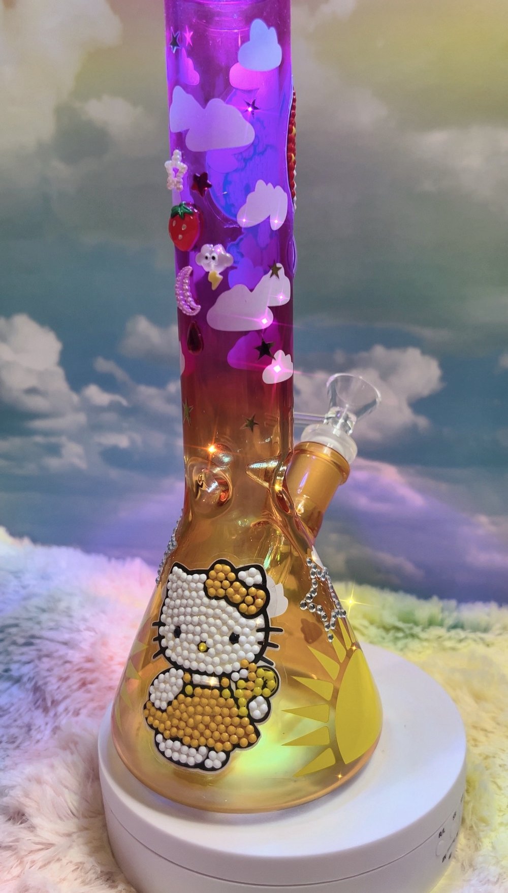 🍓 Sunrise: Hello Kitty's Ombré Delight Bong