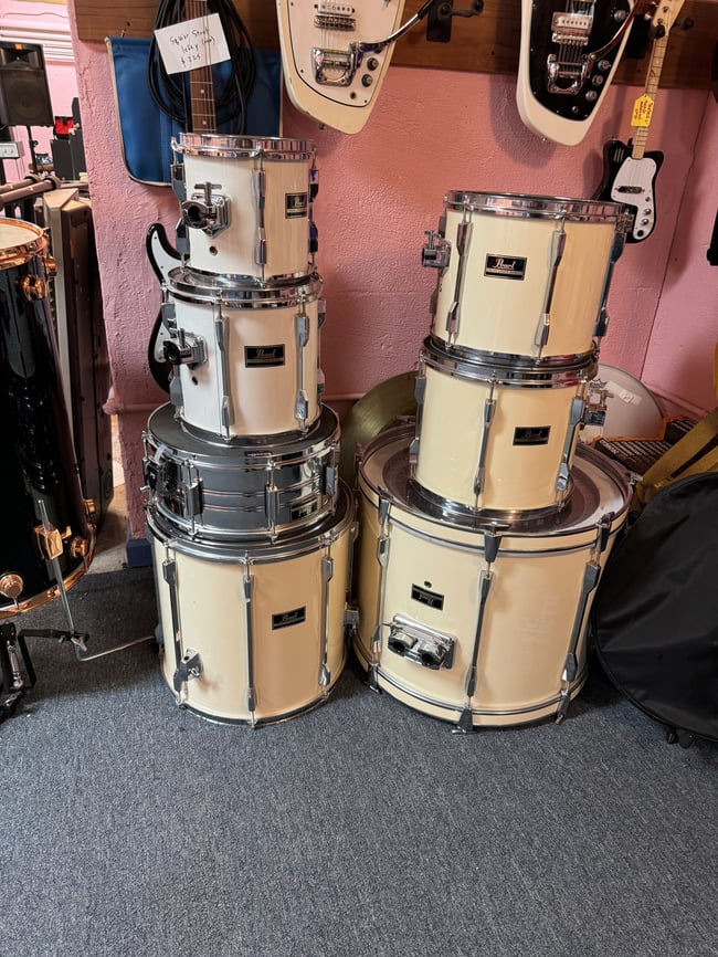 Pearl Export 7 piece Drum Set complete with cymbal stands