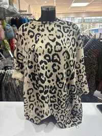 Image 3 of Lola - Oversized Leopard Print Top