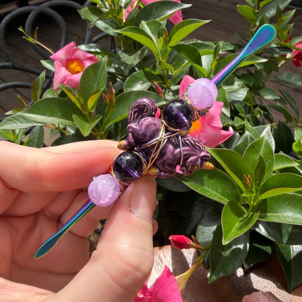 Image of purple carousel dab tool