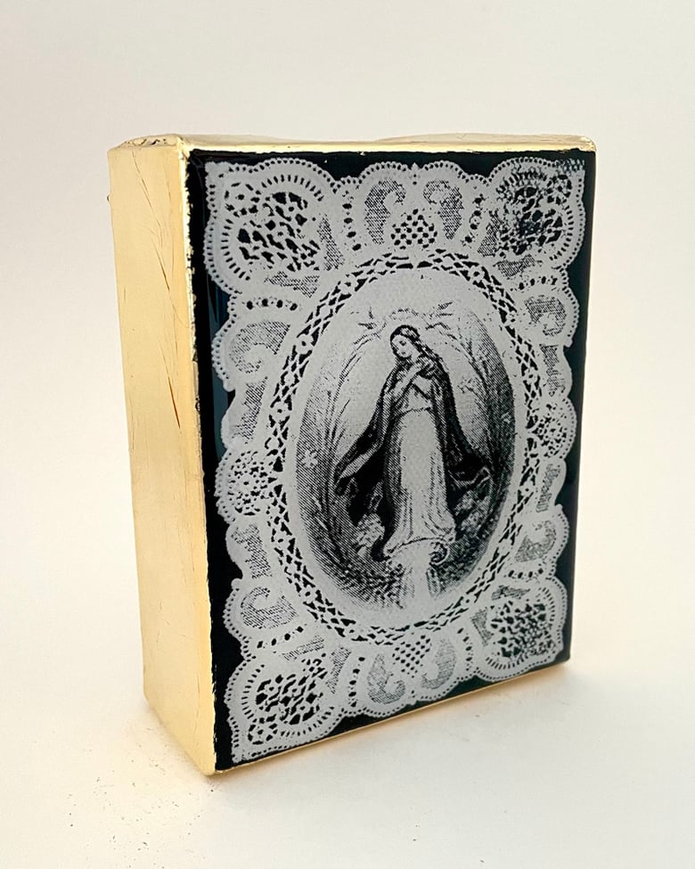 Image of Lace Mary Black/White