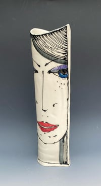 Image 3 of "Ariane” Faceform vase