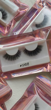 Image 1 of SNOB LASHES 