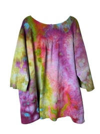 Image 7 of 1XL 100% Cotton Woven Forager Pocket Top in Watercolor Ice Dye