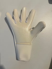 Image 2 of WHITE NEXON 26