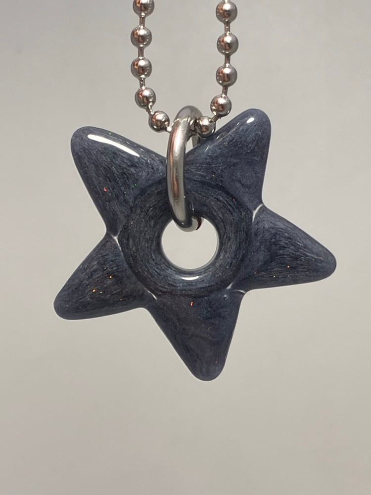 Image of glow in the dark star