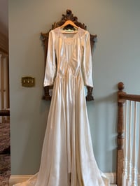 Image 5 of 1940s Satin Art Deco