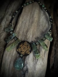 Green gemstone necklace 
