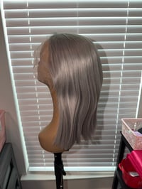 Image 2 of 12 inch gray bob 
