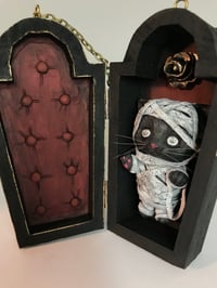 Image 1 of "Mewmmy" Original sculpture