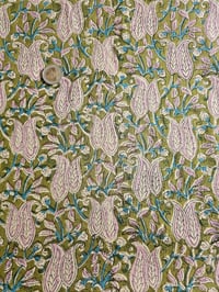 Image 3 of Namaste fabric vert lys roses