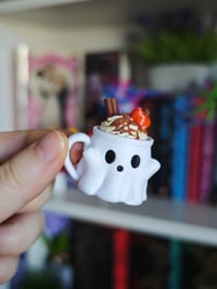 Image 2 of Clickers fantasmas blancos frappe con canela 