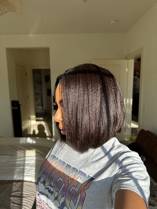 Image of 12 inch BOB KINKY STRAIGHT lace front wig with layers