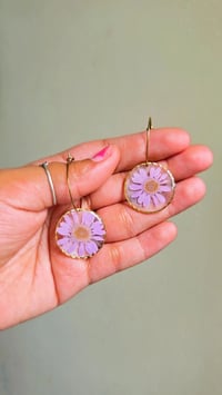 Daisy hoops