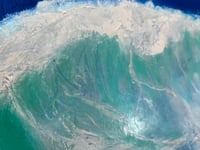 Image 4 of Let’s be silent and look at the sea