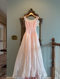 Image 17 of 1950s Blushing Bride