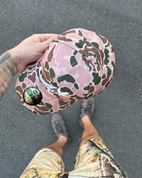 Image 4 of  SAFETY BRIM DUCK CAMO ATLANTA BRAVES CUSTOM FITTED CAP