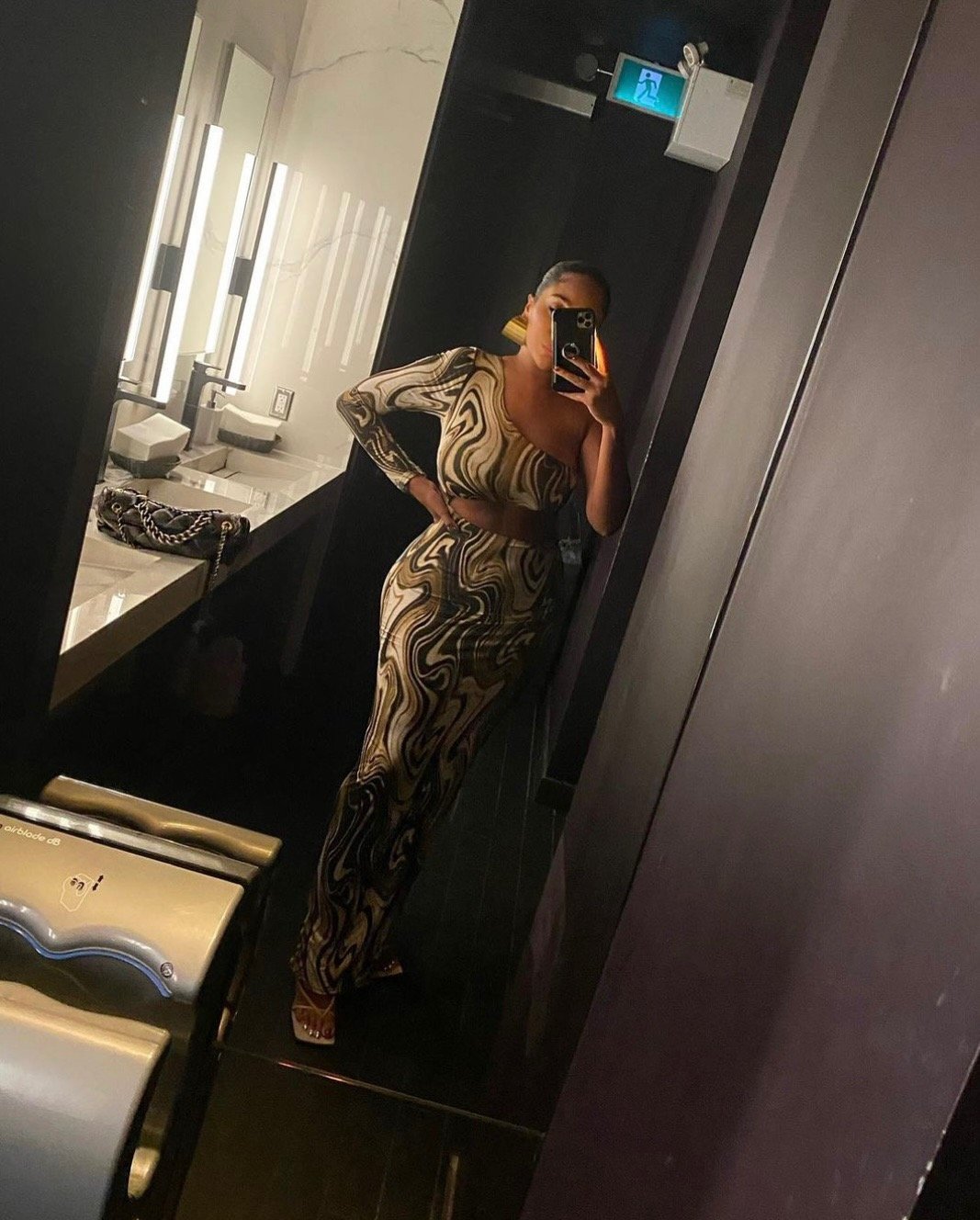 Image of ONE-SLEEVE SWIRL PRINT SLIT MAXI DRESS (MEDIUM)