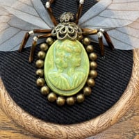 Image 2 of Cameo bee (c, 2.5 inches)