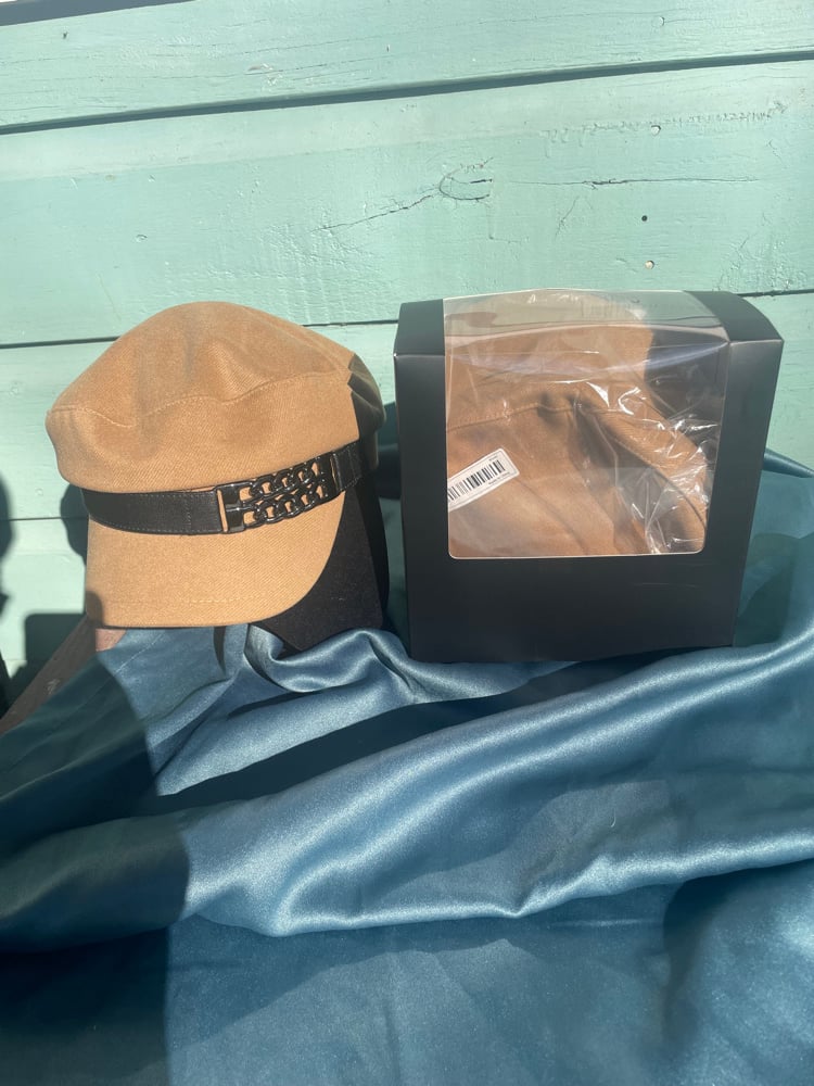 Image of Classic Chain-Detail Newsboy Hats for Women