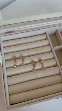 Butterfly crystal earrings 