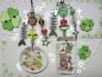 Image 2 of resin clover keychains.𖥔 ݁ ˖𓂃.☘︎ ݁