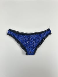 Image 3 of Culotte en dentelle bleu électrique 