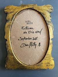 Image 4 of Fantasma con lirio azul