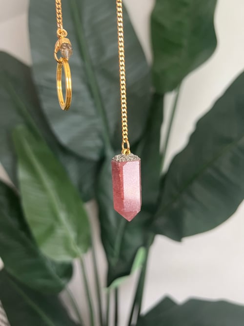 Image of DROP TOP • Convertible Lariat Necklace | Strawberry Quartz