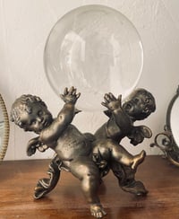 Image 3 of Vendu.Magnifique support de boule de cristal, puttis en bronze, pièce unique! Avec boule de 13 cm!