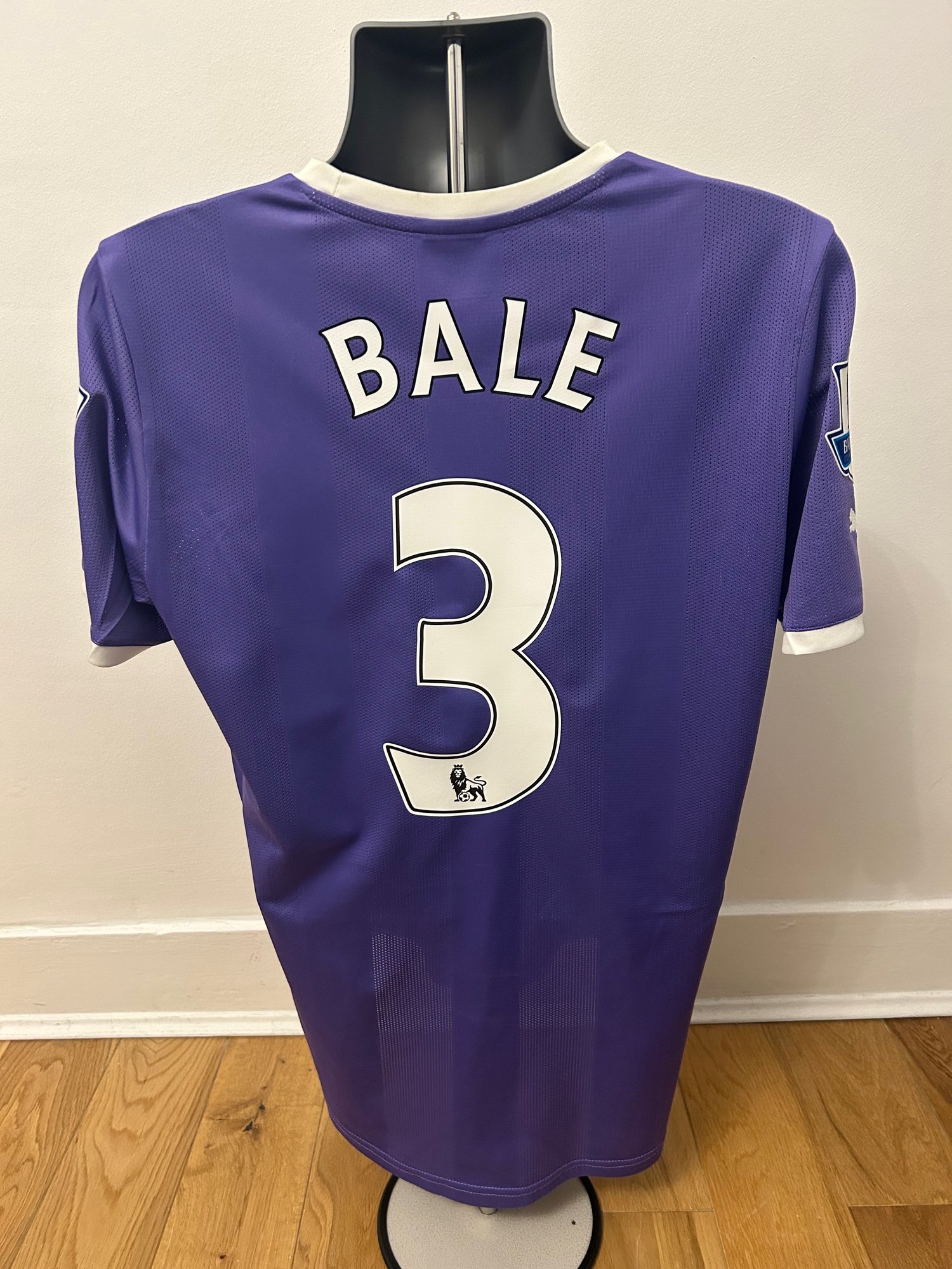 Image of Tottenham Hotspur “BALE 3” 2011/12 Away Shirt + PL patches (M)