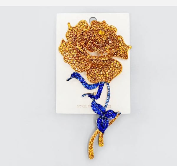 Image of STONE FLOWER BROOCH 