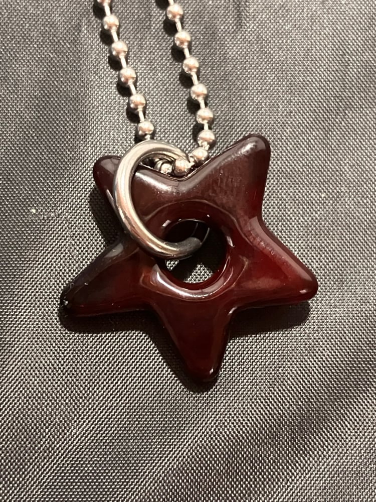 Image of dark red star