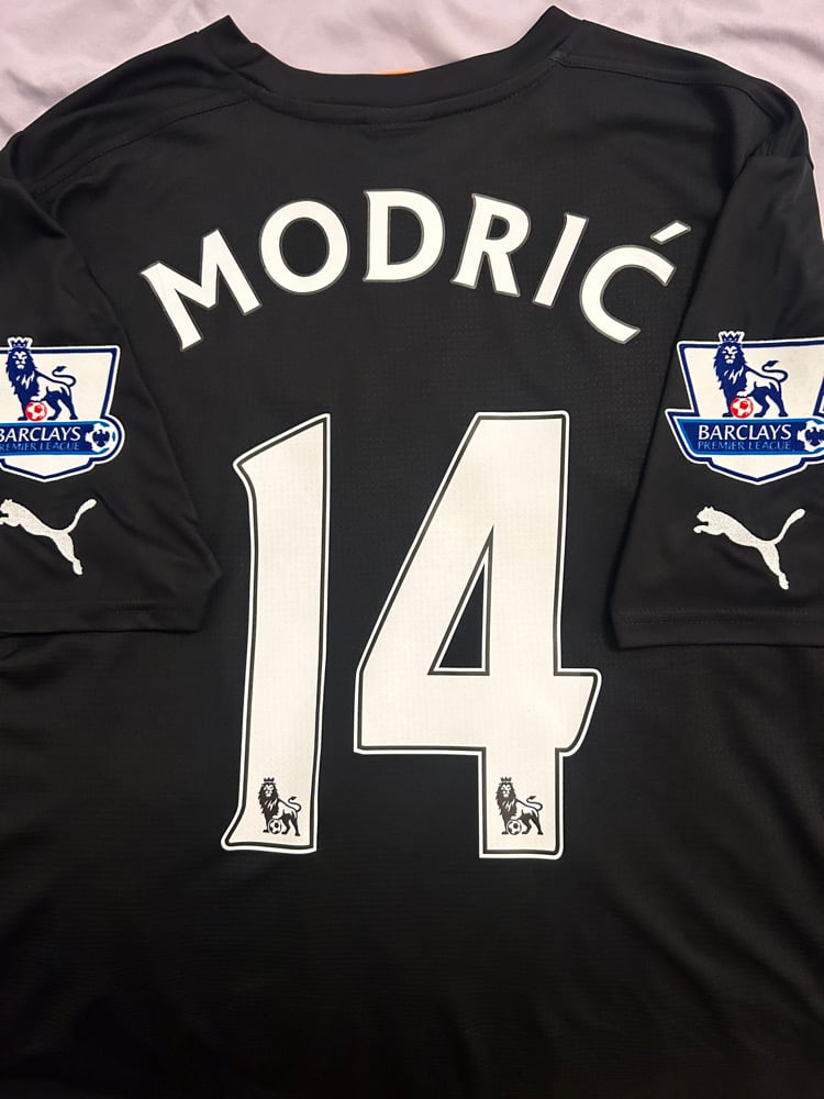 Image of Tottenham Hotspur “MODRIĆ 14” 2011/12 Third Shirt + PL patches (XXL)
