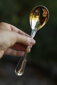 Image 1 of 1 Sahnelöffel, Fadenmuster, Feinsilber mit innenvergoldeter Laffe 