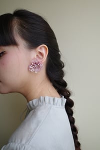 Image 3 of Petal (Blush)